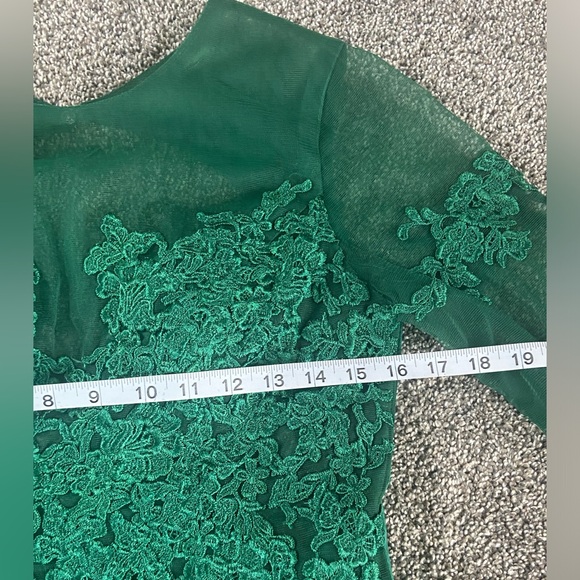 Elegant Green Sheer- Lace & Satin Dress - Picture 9 of 16